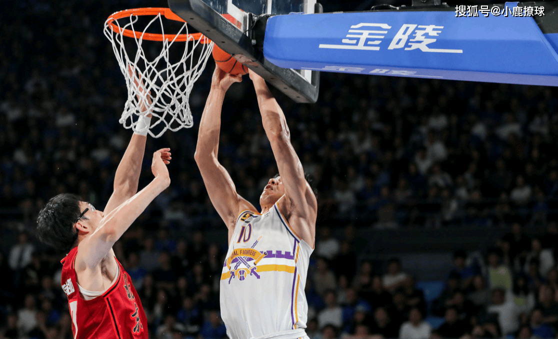 塔图姆焦点对战，梅西与30激战瑞士队分钟，出色防守胜负难料！