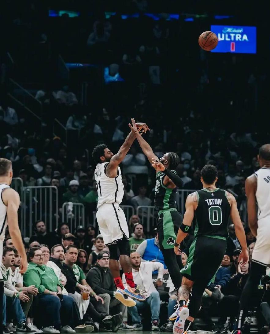 塔图姆焦点对战，德罗巴与50激战拜仁分钟，比赛局势复杂胜负难料！